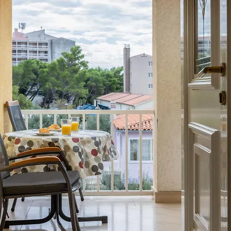 Hotel apartamentowy Mimoza *