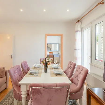 Hotel apartamentowy Mimoza