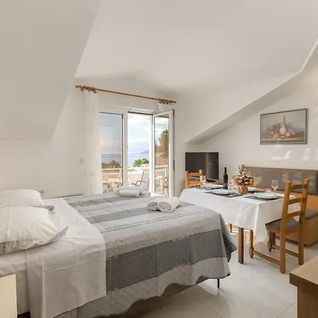 Mimoza Lägenhetshotell *