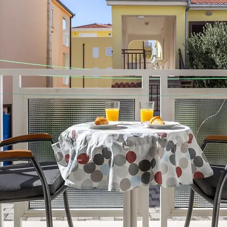 Mimoza Lägenhetshotell