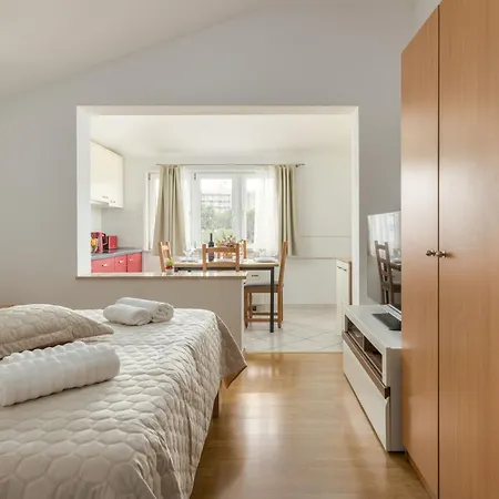 Lägenhetshotell Mimoza Baška Voda