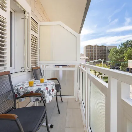 Mimoza Lägenhetshotell *