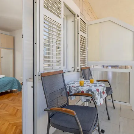 Mimoza Lägenhetshotell Baška Voda