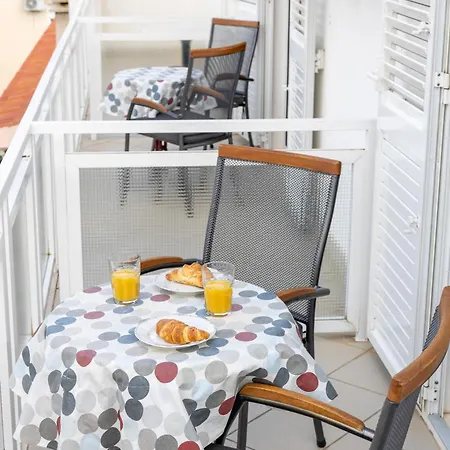 Mimoza Aparthotel *